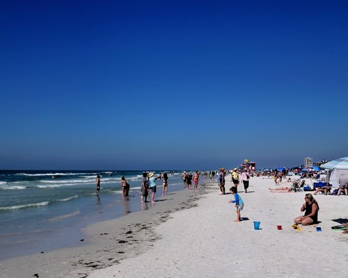 People enjoying their day at Siesta keys Beach