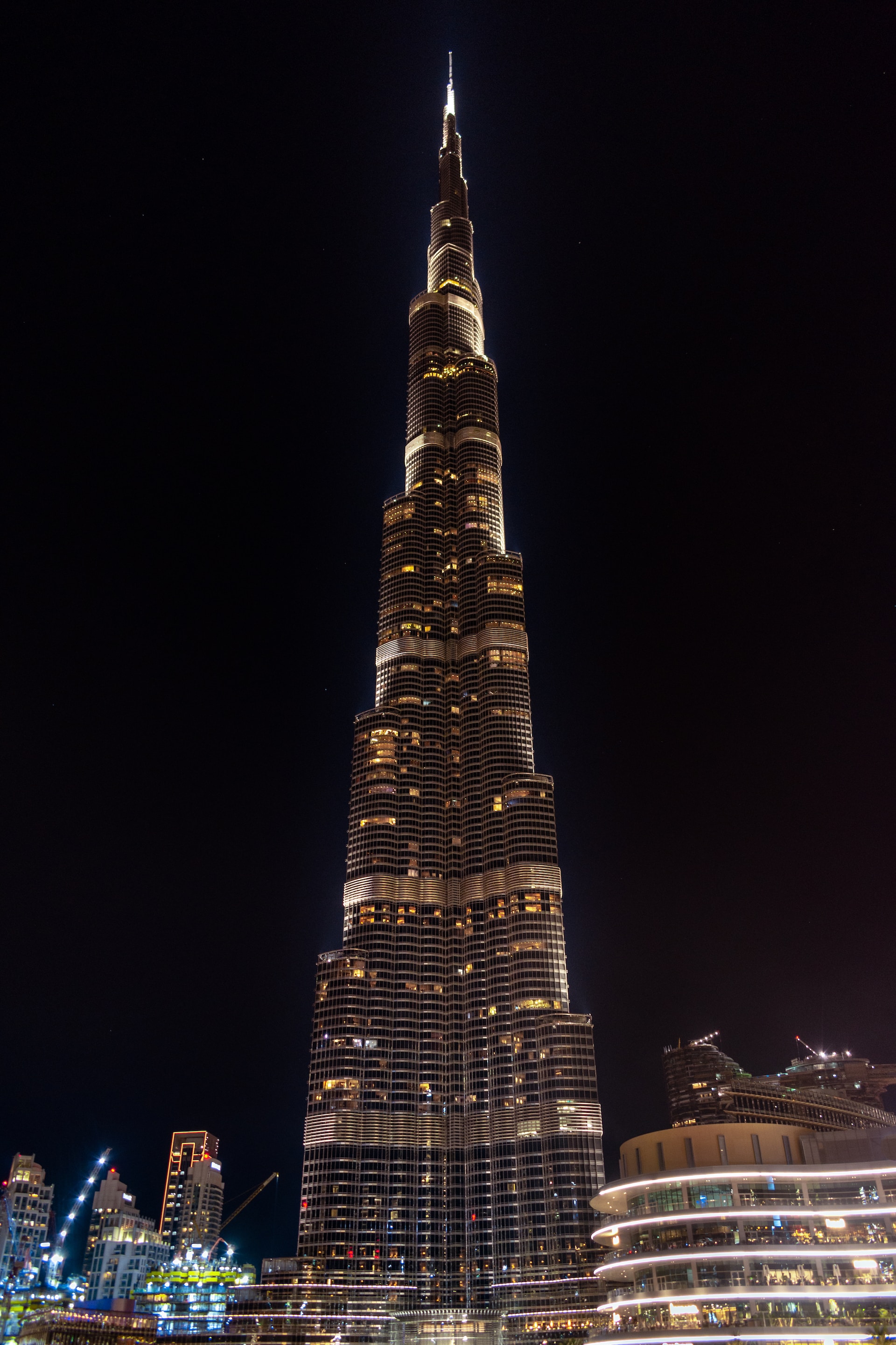 Tall skyscraper of Burj Khalifa at night