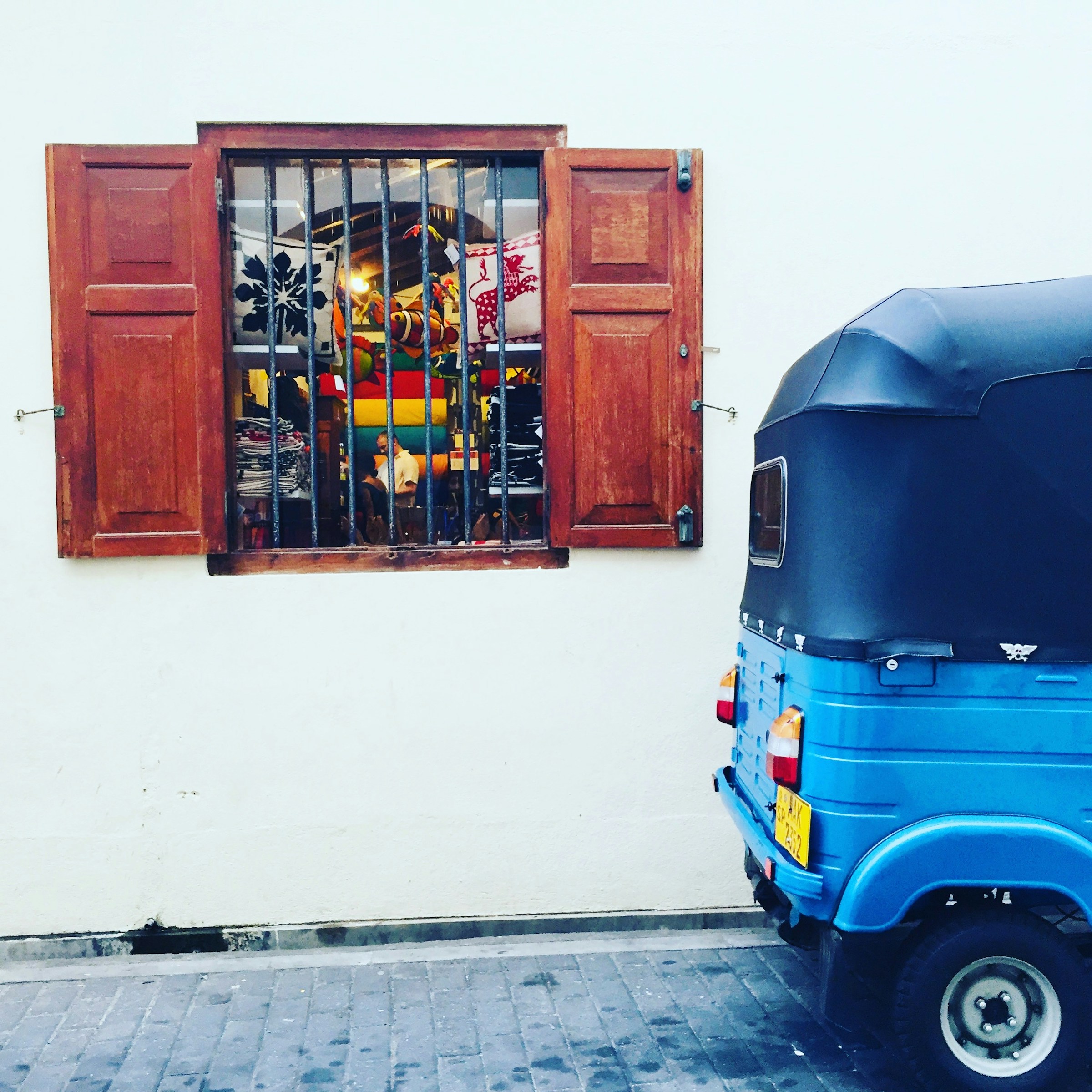 Blue Tuk Tuk vehicle in Galle City
