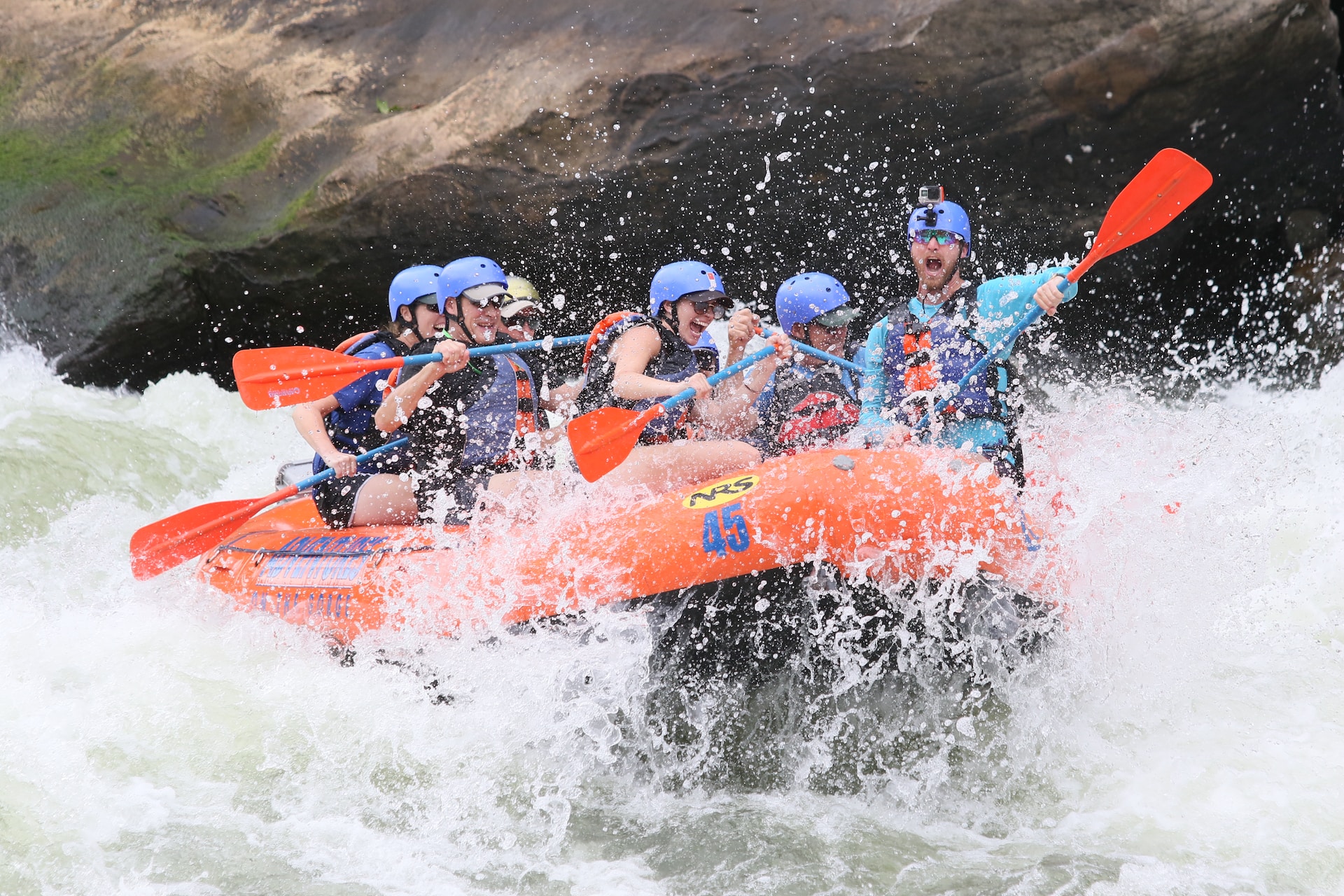 People water rafting